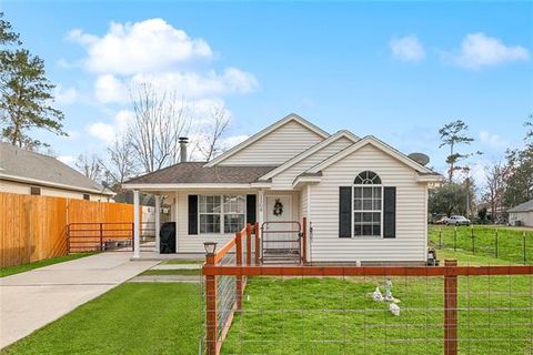 Photo of 1506 Jasmine Street St, Mandeville, LA 70448 (MLS # NO2543654)