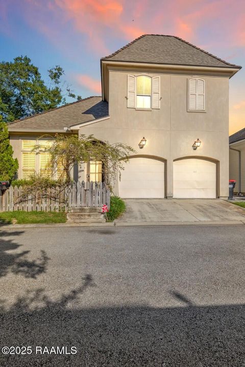 Photo of 207 Edgehill Circle, Lafayette, LA 70508 (MLS # 2500003747)