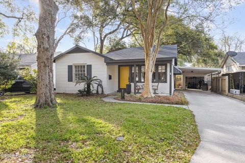 Photo of 211 Oleander Street, Lafayette, LA 70506 (MLS # 2600002519)
