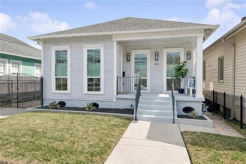 Photo of 311 Cherokee Street St, New Orleans, LA 70118 (MLS # NO2543513)