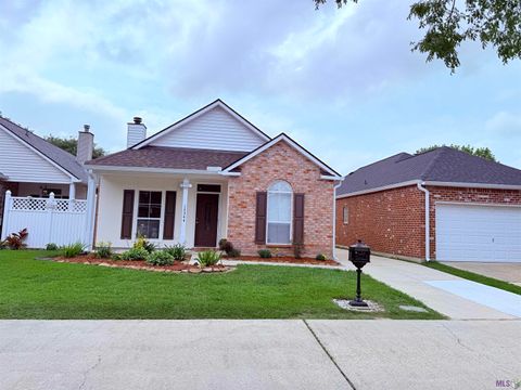 Photo of 13344 Natchez Ct Ct, Baton Rouge, LA 70810 (MLS # BR2026008371)