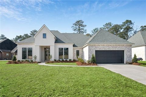 Photo of 1333 Avenue Lacroix Street, Covington, LA 70433 (MLS # NO2538565)