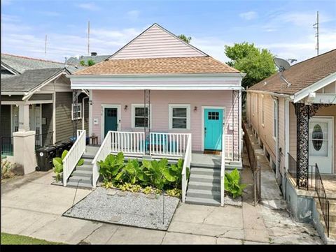 Photo of 518 S Telamachus Street ST, New Orleans, LA 70119 (MLS # NO2557645)