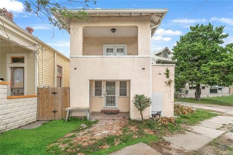 Photo of 1826 Moss Street St #B, New Orleans, LA 70119 (MLS # NO2557870)
