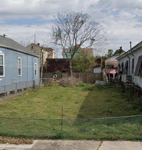 Photo of 2535 Saint Phillip Street St, New Orleans, LA 70119 (MLS # NO2557555)
