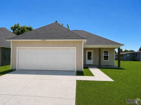 Photo of 1401 Ravier Ln, Sunshine, LA 70780 (MLS # BR2026008828)