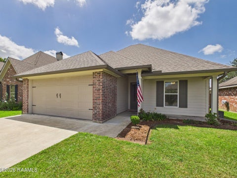 Photo of 110 Scarlet Oak Drive, Carencro, LA 70520 (MLS # 2600007639)