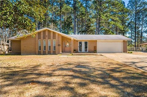 Photo of 629 Fendler Parkway Pkwy, Pineville, LA 71360 (MLS # CN2542250)