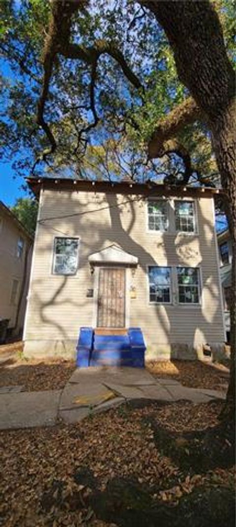 Photo of 7537 Willow Street St, New Orleans, LA 70118 (MLS # NO2557290)