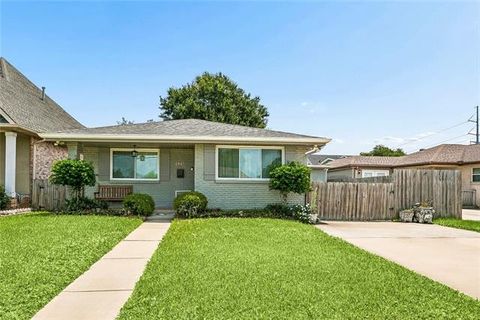 Photo of 1317 Ocean Drive DR, Metairie, LA 70005 (MLS # NO2566216)