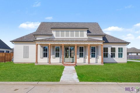 Photo of 108 Hazelwood Dr, Thibodaux, LA 70301 (MLS # BY2026002325)