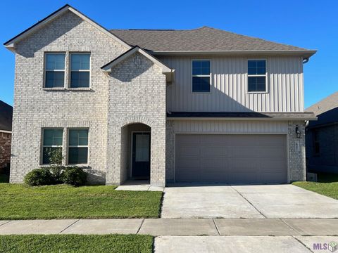 Photo of 627 Miraval Ave Ave, Zachary, LA 70791 (MLS # BR2026007089)