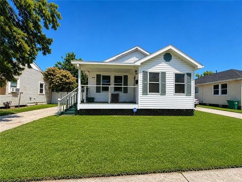 Photo of 508 Grefer Avenue AVE, Harvey, LA 70058 (MLS # NO2565471)