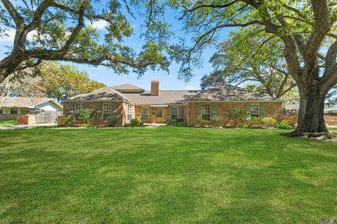 Photo of 5921 Forsythia Ave Ave, Baton Rouge, LA 70808 (MLS # BR2026004971)