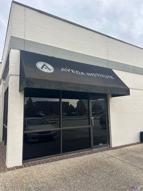 Photo of 2834 S Sherwood Forest Blvd Blvd, Baton Rouge, LA 70816 (MLS # BR2026002335)