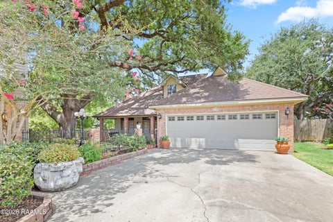 Photo of 45 B Audubon Oaks Circle, Lafayette, LA 70506 (MLS # 2600007775)