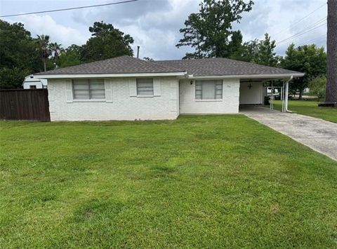 Photo of 756 Atalin Street St, Mandeville, LA 70448 (MLS # NO2559359)