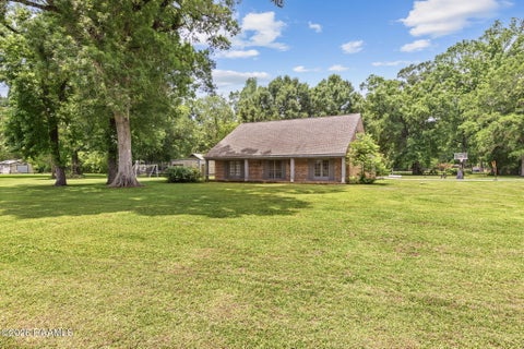 Photo of 300 Wildlife Drive, Lafayette, LA 70507 (MLS # 2600005887)