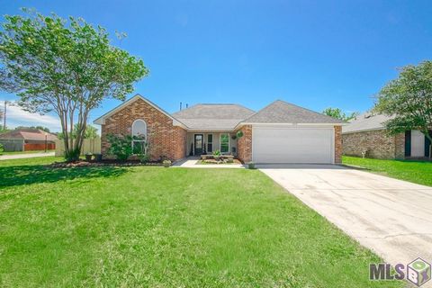 Photo of 23840 Rosemont Ave Ave, Denham Springs, LA 70726 (MLS # BR2026006447)