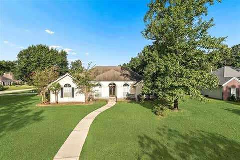 Photo of 403 Avenue Palais Royal Avenue, Covington, LA 70433 (MLS # NO2568353)