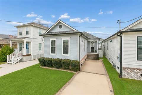 Photo of 5905 Marigny Street St, New Orleans, LA 70122 (MLS # NO2547786)