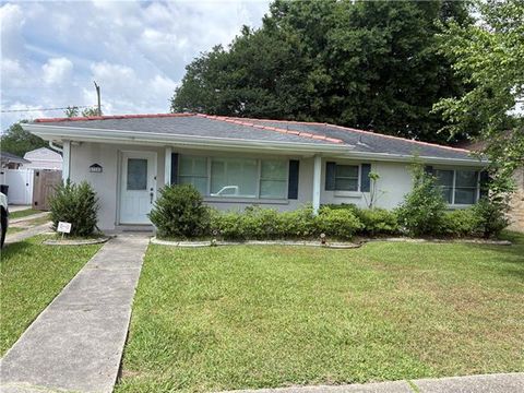 Photo of 718 Green Acres Road Rd, Metairie, LA 70003 (MLS # NO2553293)