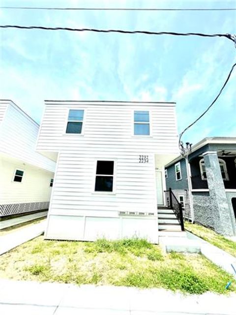 Photo of 2232 Franklin Avenue AVE #A, New Orleans, LA 70117 (MLS # NO2567936)
