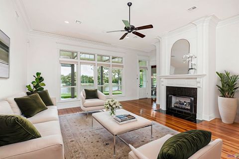 Photo of 14628 Memorial Tower Dr Dr, Baton Rouge, LA 70810 (MLS # BR2026004053)