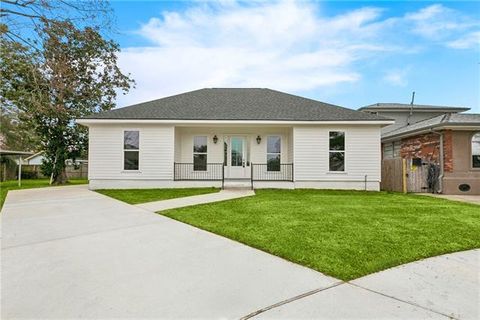 Photo of 12 Gerie Court Ct, Jefferson, LA 70121 (MLS # NO2540302)