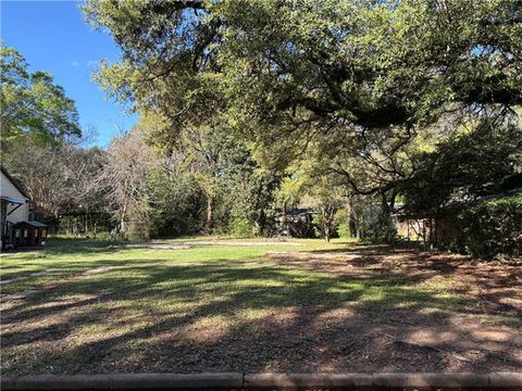 Photo of 216 24th Street St, Alexandria, LA 71302 (MLS # CN2547674)