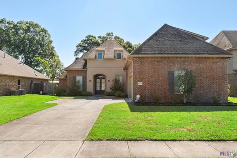 Photo of 18032 River Landing Dr Dr, Prairieville, LA 70769 (MLS # BR2026009745)