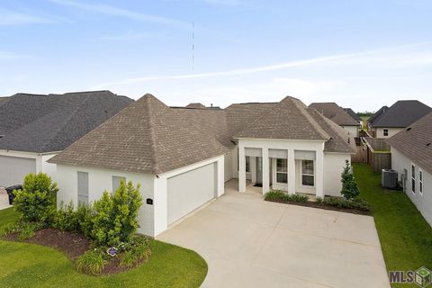 Photo of 4361 Boulonnais Ave Ave, Baton Rouge, LA 70820 (MLS # BR2026007347)