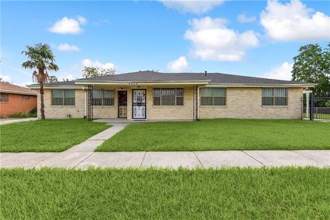 Photo of 4925 Rhodes Drive Dr, New Orleans, LA 70126 (MLS # NO2542989)