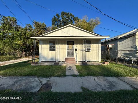 Photo of 913 Plum Street, Lafayette, LA 70501 (MLS # 2500005038) Photo of 913 Plum Street, Lafayette, LA 70501 (MLS # 2500005038)