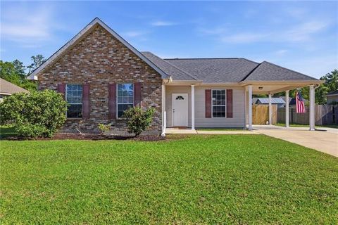 Photo of 20095 Pecan Trace Dr, Ponchatoula, LA 70454 (MLS # NO2555800)