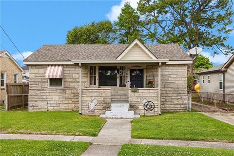 Photo of 3917 Cypress Street St, Metairie, LA 70001 (MLS # NO2550086)