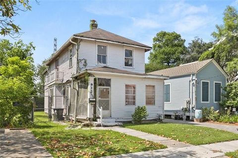Photo of 912 Cambronne Street St, New Orleans, LA 70118 (MLS # NO2554950)