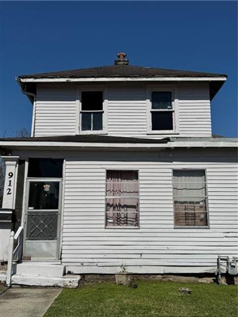 Photo of 912 Cambronne Street St, New Orleans, LA 70118 (MLS # NO2554950)