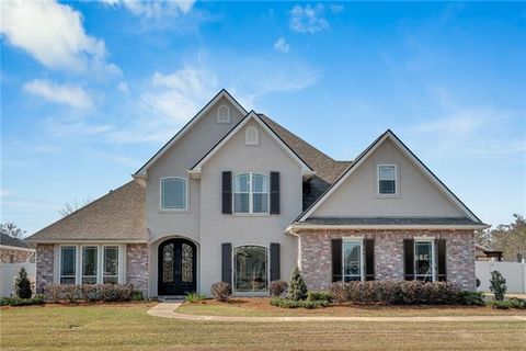 Photo of 104 Live Oak Lane Ln, Luling, LA 70070 (MLS # NO2544643)