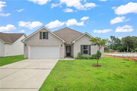 Photo of 75506 Joyce Drive Dr, Covington, LA 70435 (MLS # NO2567133)