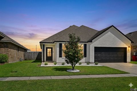 Photo of 7516 Cherrybark Oak Dr Dr, Gonzales, LA 70737 (MLS # BR2026006359)