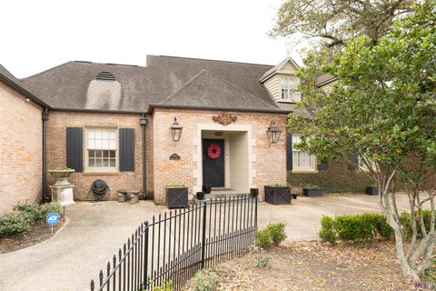 Photo of 7868 Highland Rd Rd, Baton Rouge, LA 70808 (MLS # BR2026012596)