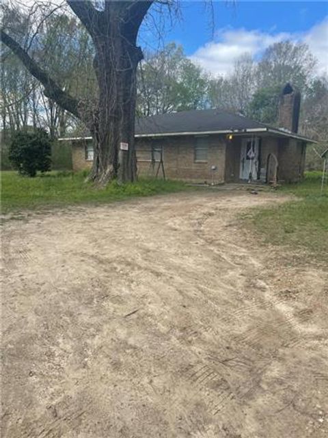 Photo of 6639 Tony Roy Road, Mansura, LA 71350 (MLS # CN2548164)