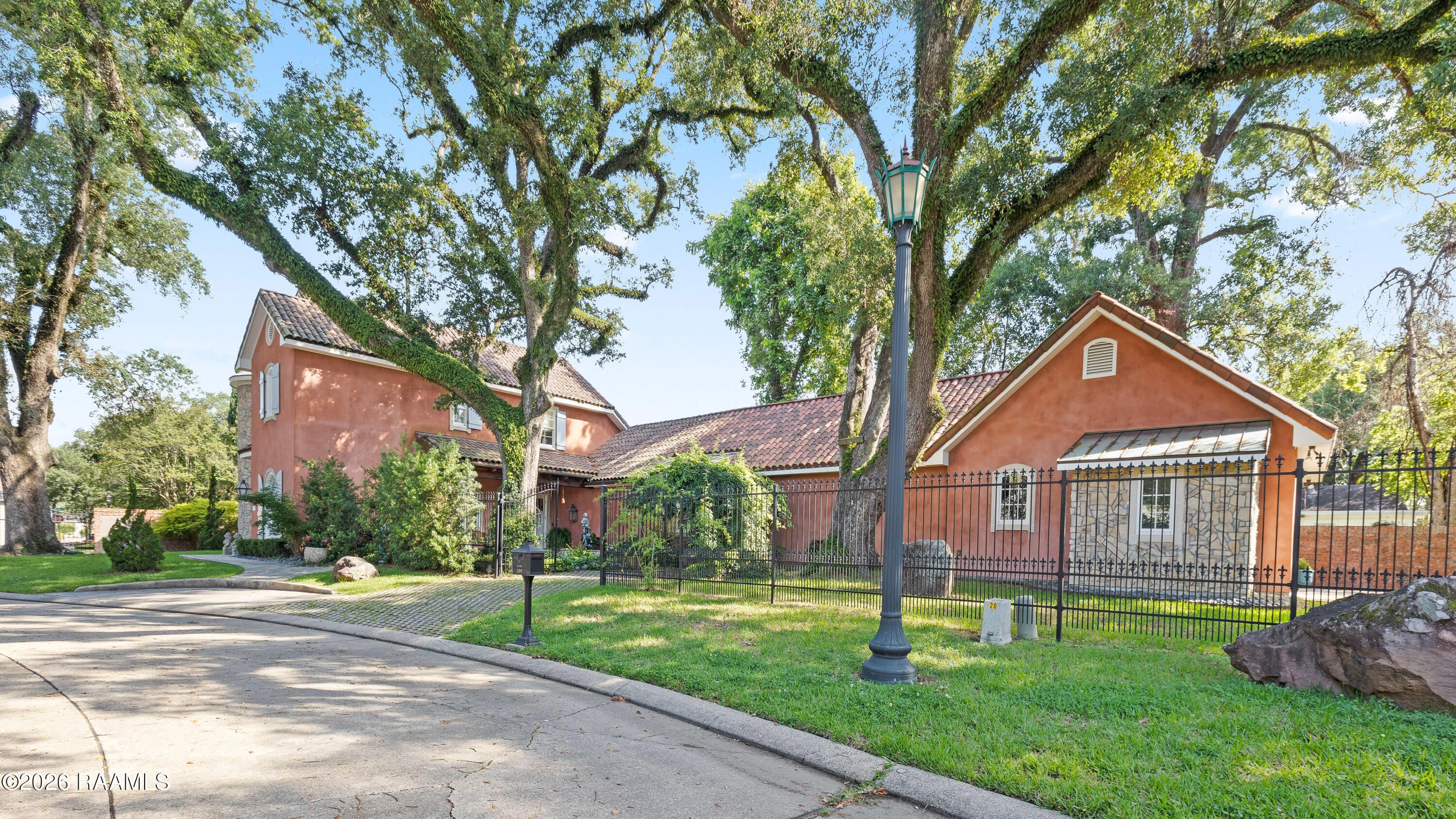 109 Mossy Oaks Avenue