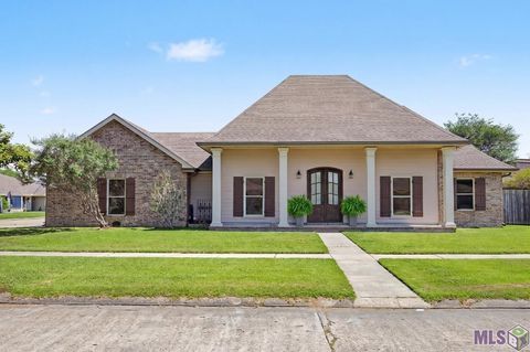 Photo of 210 Chantilly Drive Dr, Houma, LA 70360 (MLS # BY2026008542)