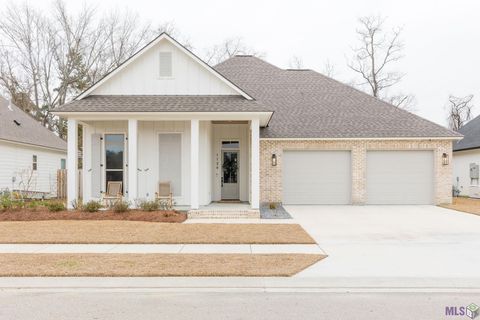 Photo of 1126 Ivy Ct Ct, Denham Springs, LA 70726 (MLS # BR2026002936)