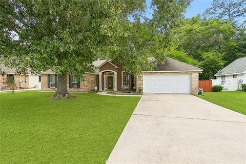 Photo of 105 W Silver Maple Drive Dr, Slidell, LA 70458 (MLS # NO2559072)