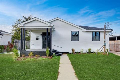 Photo of 258 East Av Avenue AVE, Harahan, LA 70123 (MLS # NO2556900)