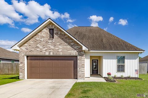 Photo of 108 Shadow Pointe Road, Thibodaux, LA 70301 (MLS # BY2026005958)