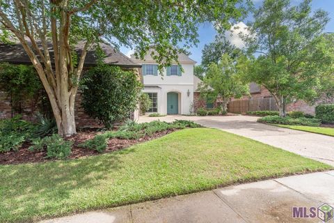 Photo of 11845 Villa Creek Ave, Baton Rouge, LA 70810 (MLS # BR2026009818)